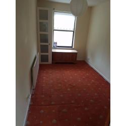 Double room in friendly house share for 3.5. months