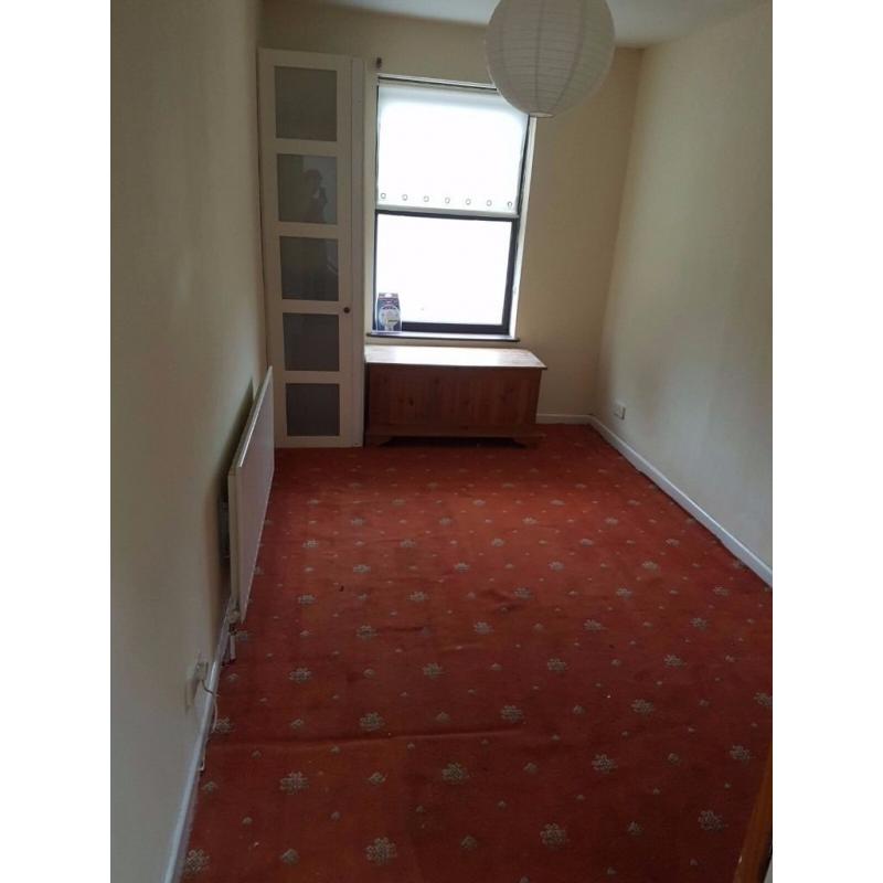 Double room in friendly house share for 3.5. months