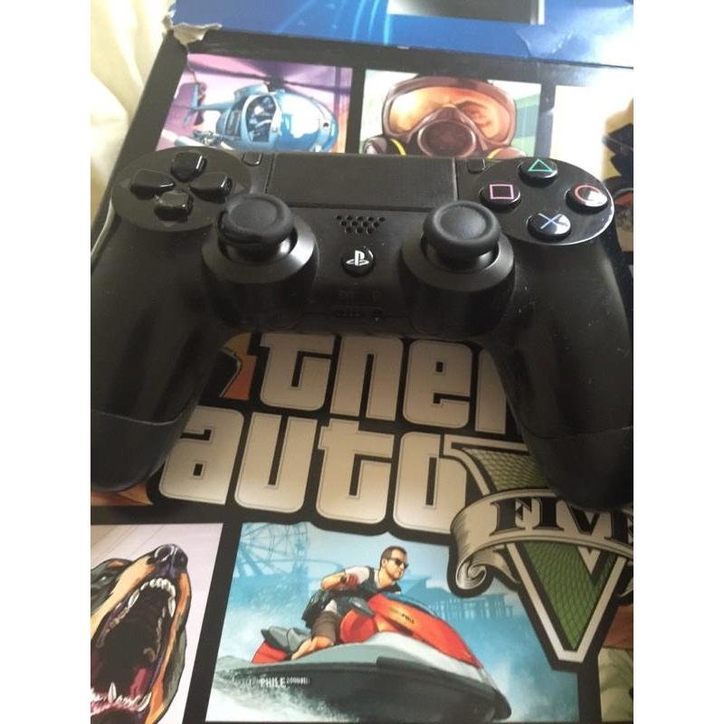 Ps4 500gb boxed with game