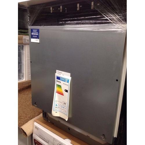 Brand new BOSCH SMV40C10GB Full-size Integrated Dishwasher