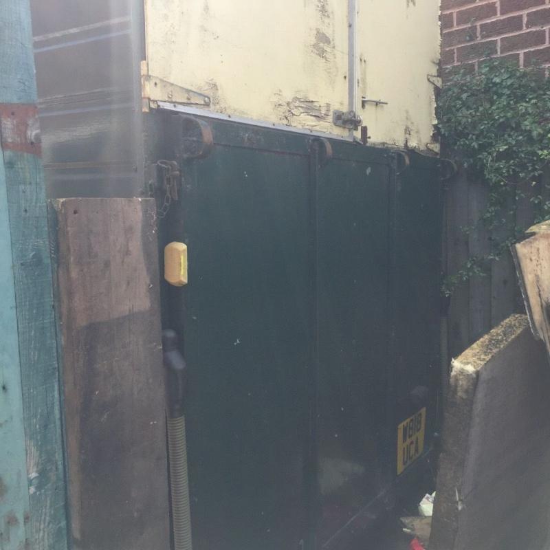 Horse box Sinclair double axel trailer
