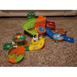 Vtech Toot Toot Animals Safari Park - Excellent condition - Includes 3 extra animals