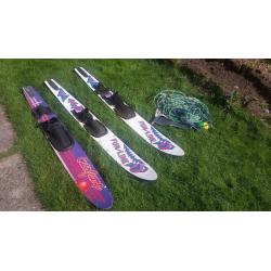 Waterskis