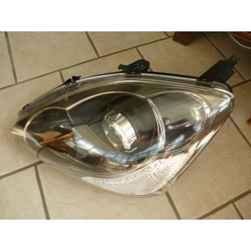 Honda Civic Type R Passenger Side Headlamp 2003 - 2006