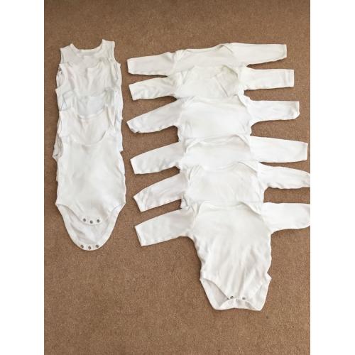 LOT8 – Selection of bodysuits for boy or girl aged 3 to 6 months (unisex)