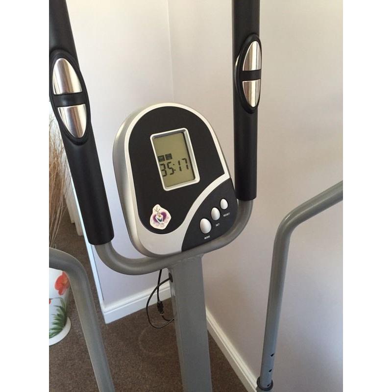 Cross trainer 2-in-1 elliptical cross trainer and exercise bike