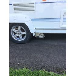 2005 ace jubilee 2 berth caravan, with motor mover and awning plus extras