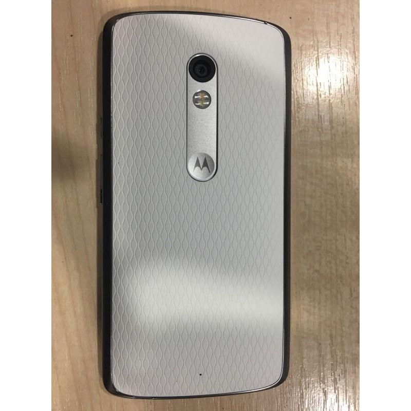 Moto x play 16 gb mint condition with cases accessories and 64gb sd card, unlocked