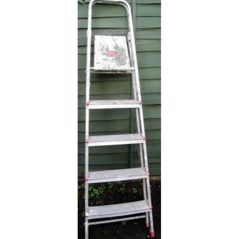 1.63m aluminium ladders - GOOD& WORKING ORDER - 25 POUNDS