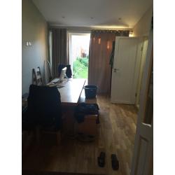 Room to let on ilford lane