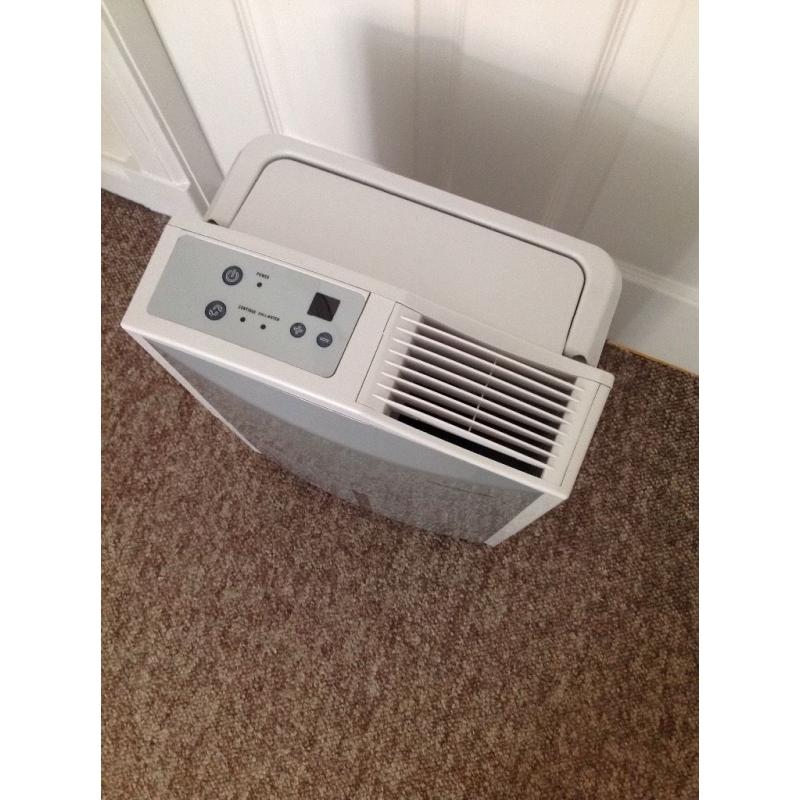 Duracraft Dehumidifier in good condition comes with manual