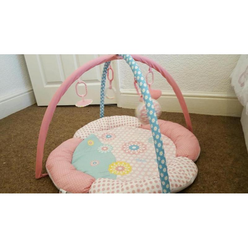 Baby girl play mat