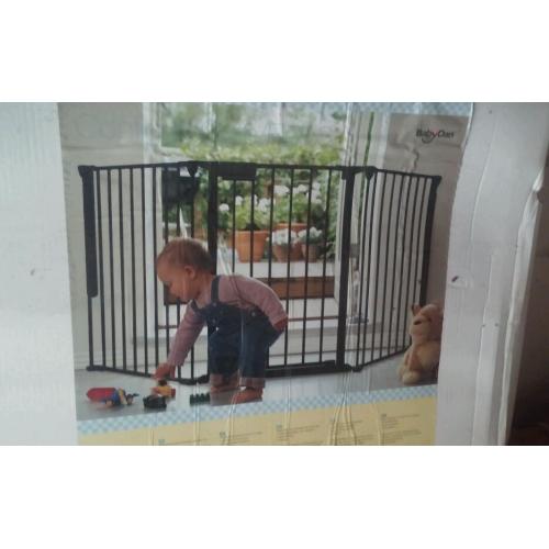 Child safety gate room divider