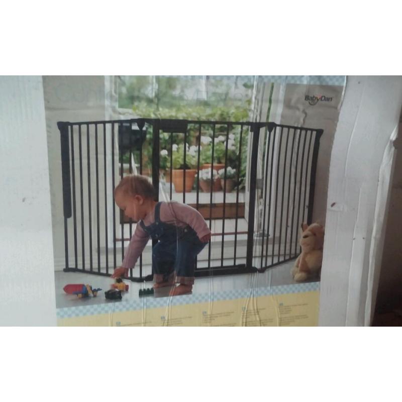 Child safety gate room divider