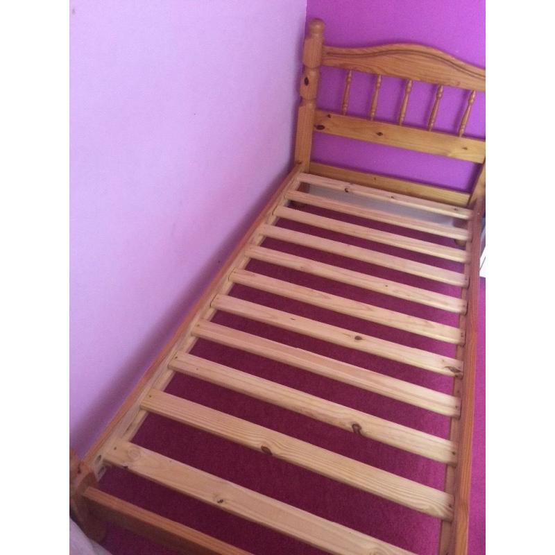 Solid wood single bedstead (great for students)