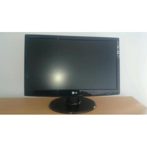 For sale lg hd flat screen monitor