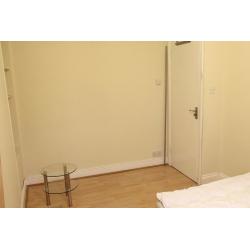 Double Bed in Room with Double Bed in City of Westminster Borough, All Bills Included