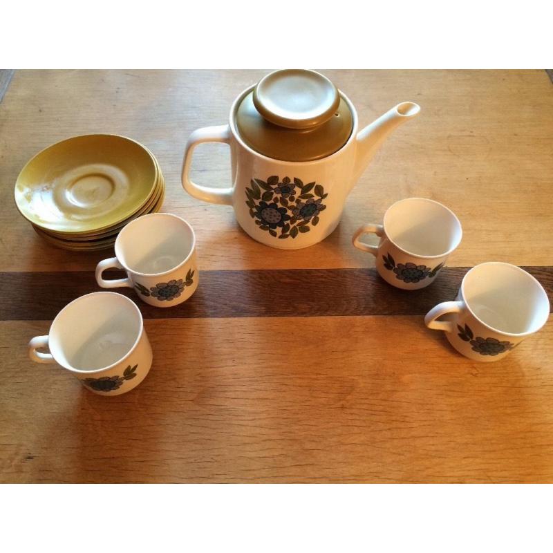 J&G Meakin Topic 41 Piece Dinner Service