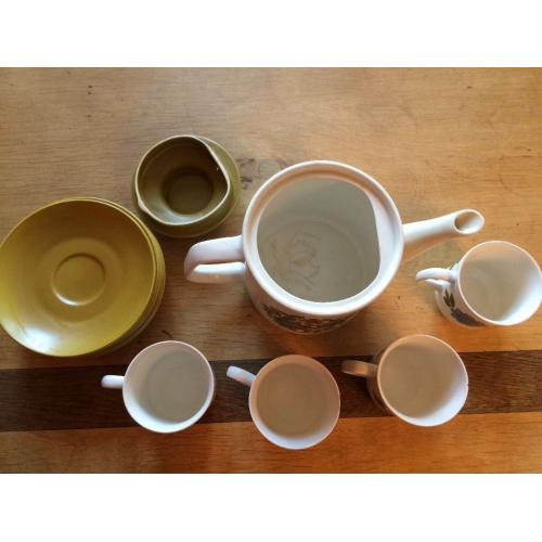 J&G Meakin Topic 41 Piece Dinner Service