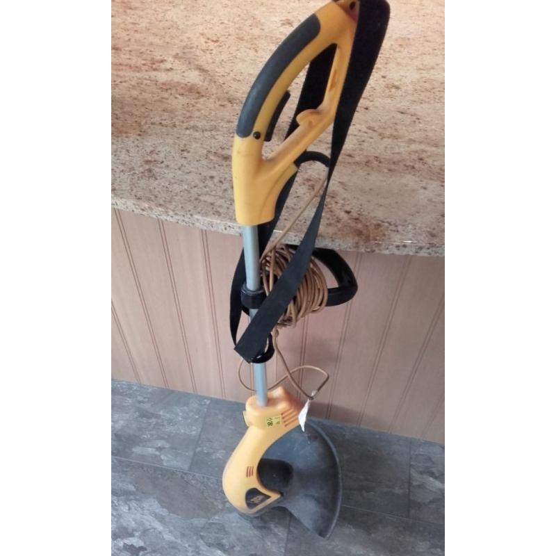 JCB Strimmer