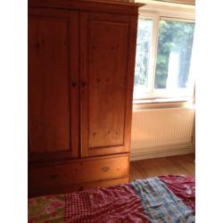 Large furnished bright double bedroom in EC1 to rent. Fantastic quiet location in bustling area
