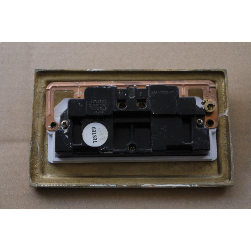 Selection of brass hardware for free – Sockets and switches
