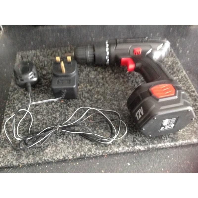 12V Cordless Drill Driver ( like new) condition