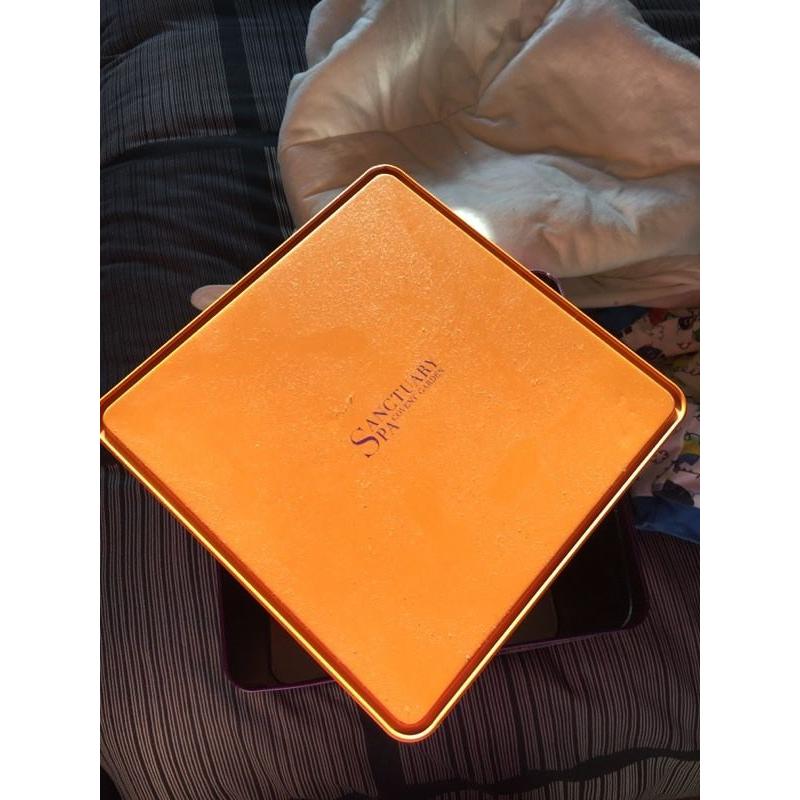 Empty storage box