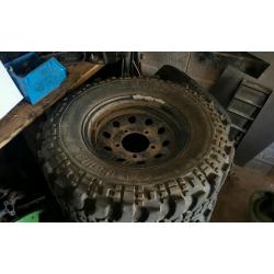 Landrover mud tyres 265 75 16
