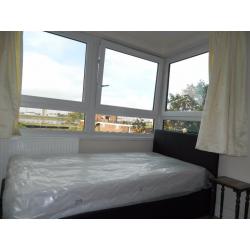 Single Room with Panoramic River View, Bills Inc