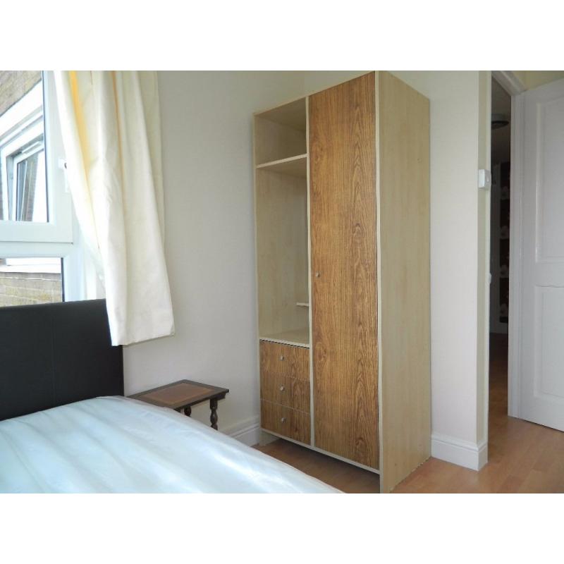 Single Room with Panoramic River View, Bills Inc