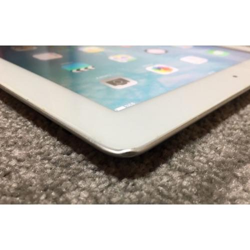 Ipad 4 16GB Wifi it's not mini! Working prfectlly and condation!