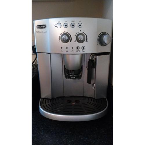 De'longhi Magnifica ESAM4200 Bean to cup coffee machine