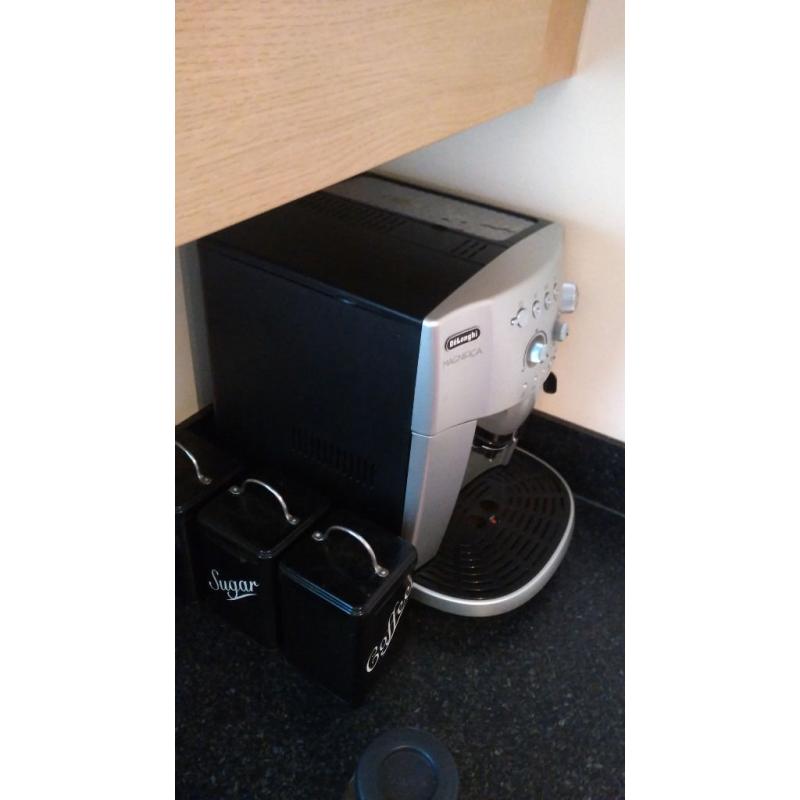 De'longhi Magnifica ESAM4200 Bean to cup coffee machine