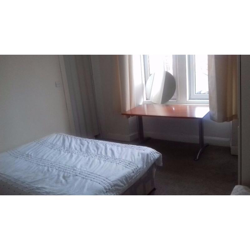 Double room to rent for daily or weekly basis! Suitable for females