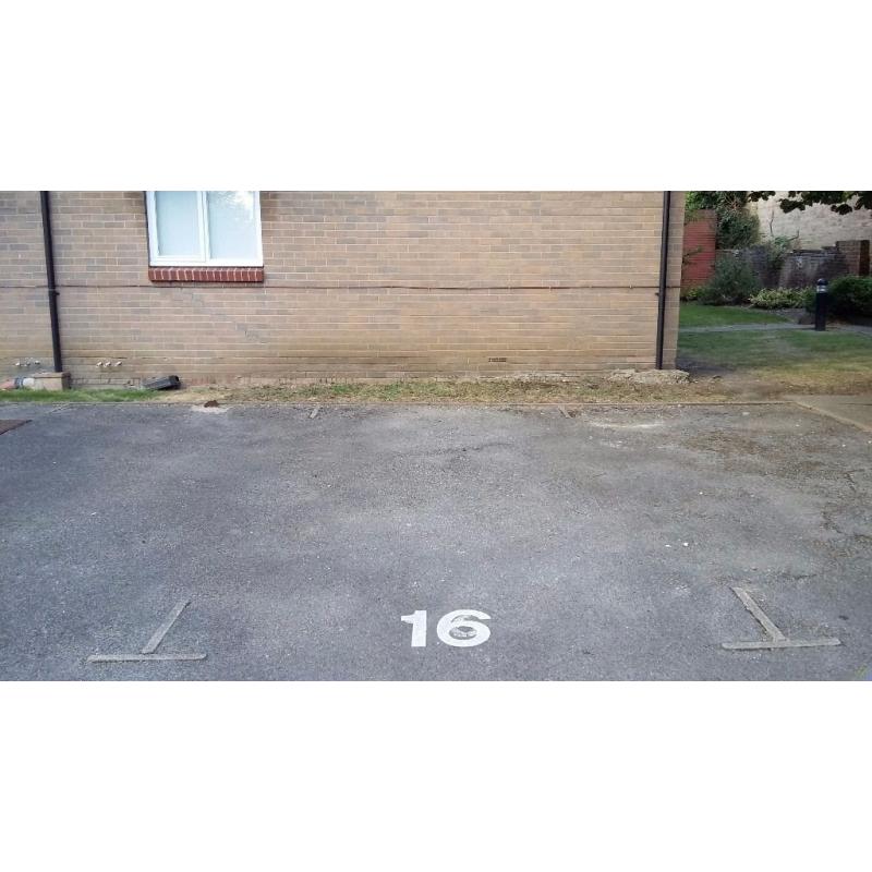 Off-street car parking space for rent in Streatham Hill