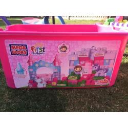 Mega blocks