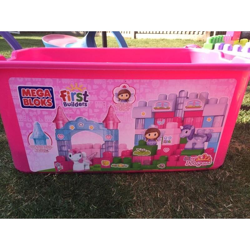Mega blocks