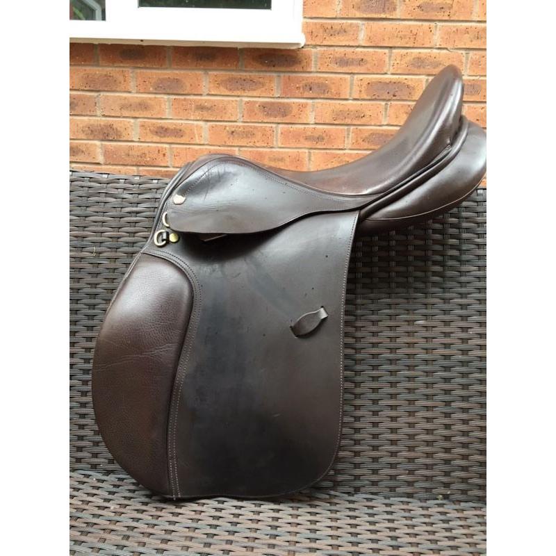 Saddle