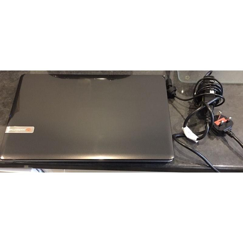 Packard Bell Easynote TE11 Windows 8 Laptop in Black & Silver 125