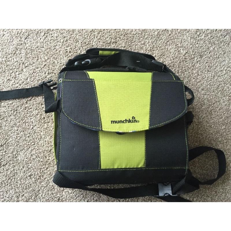 Munchkin travel booster seat
