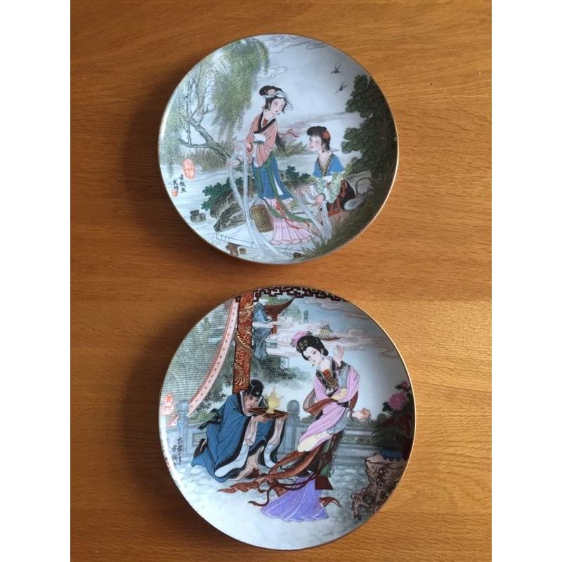 TWO JAPANESE STYLE DECORATIVE PLATES