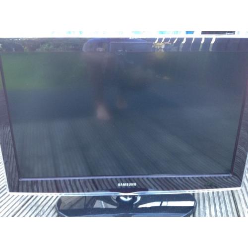 32" Samsung HD TV