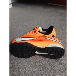 Boys NIKE football boots size UK 13