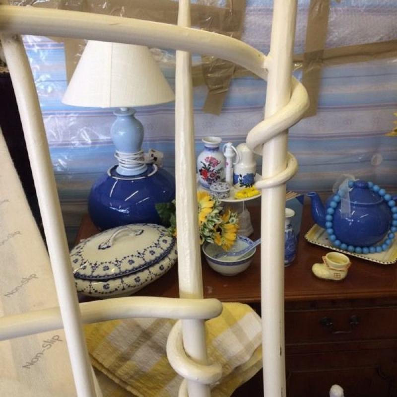 5 ft wrought iron bed with mattress
