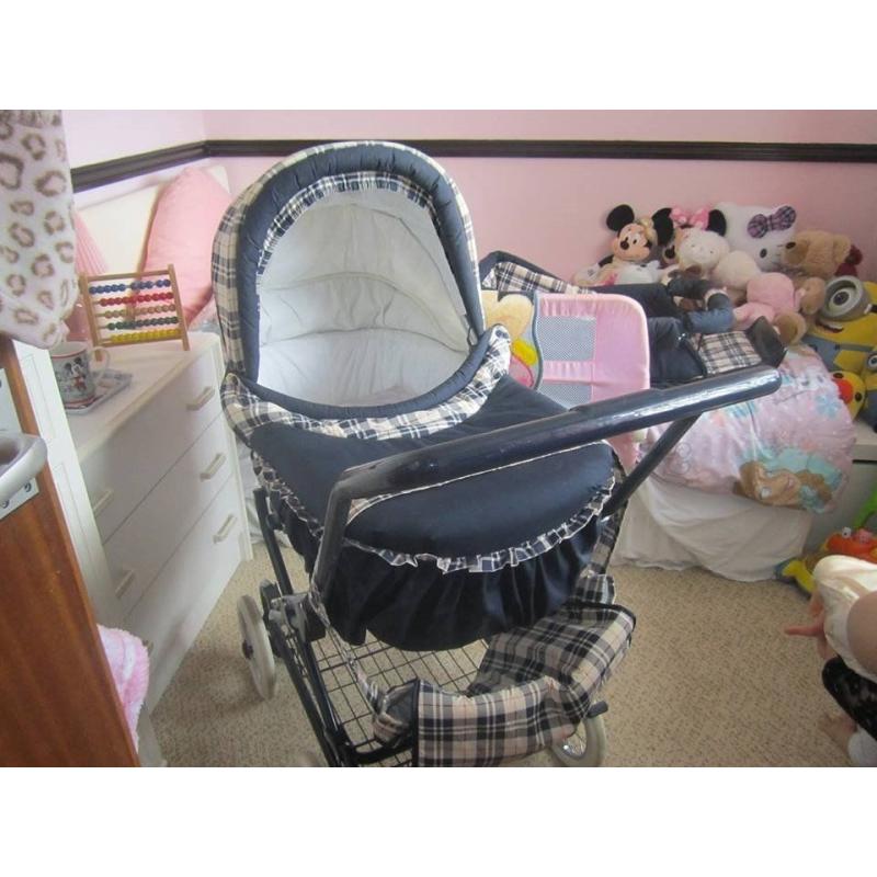 coach style pram pushchair