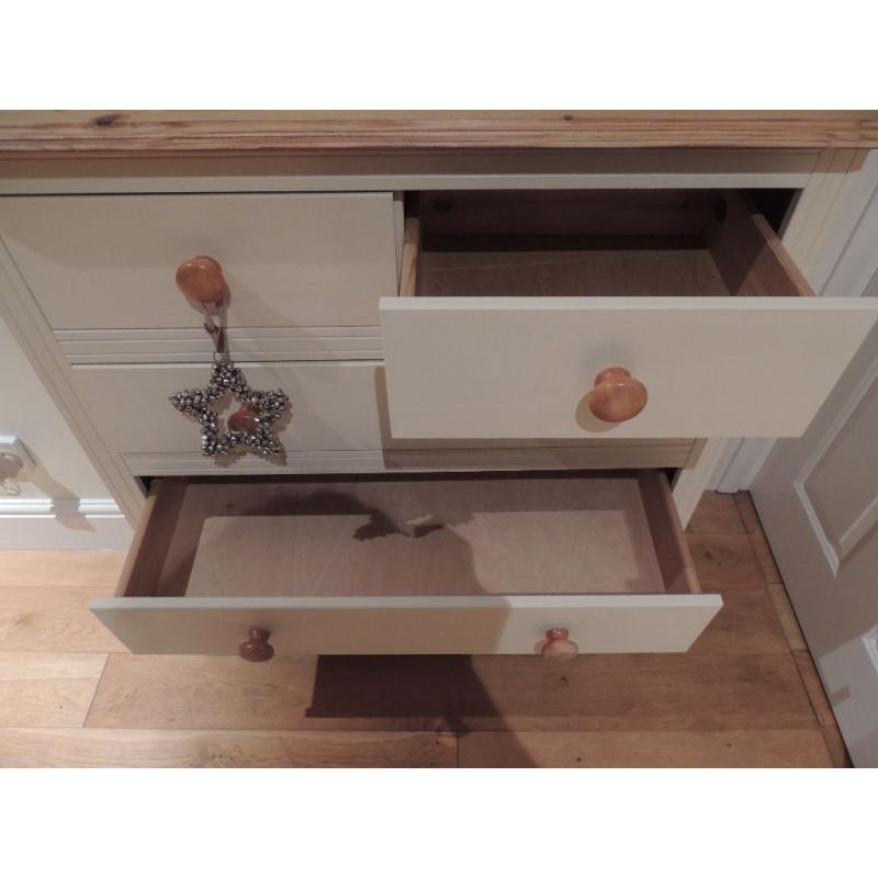 Shabby Chic Chest of Drawers
