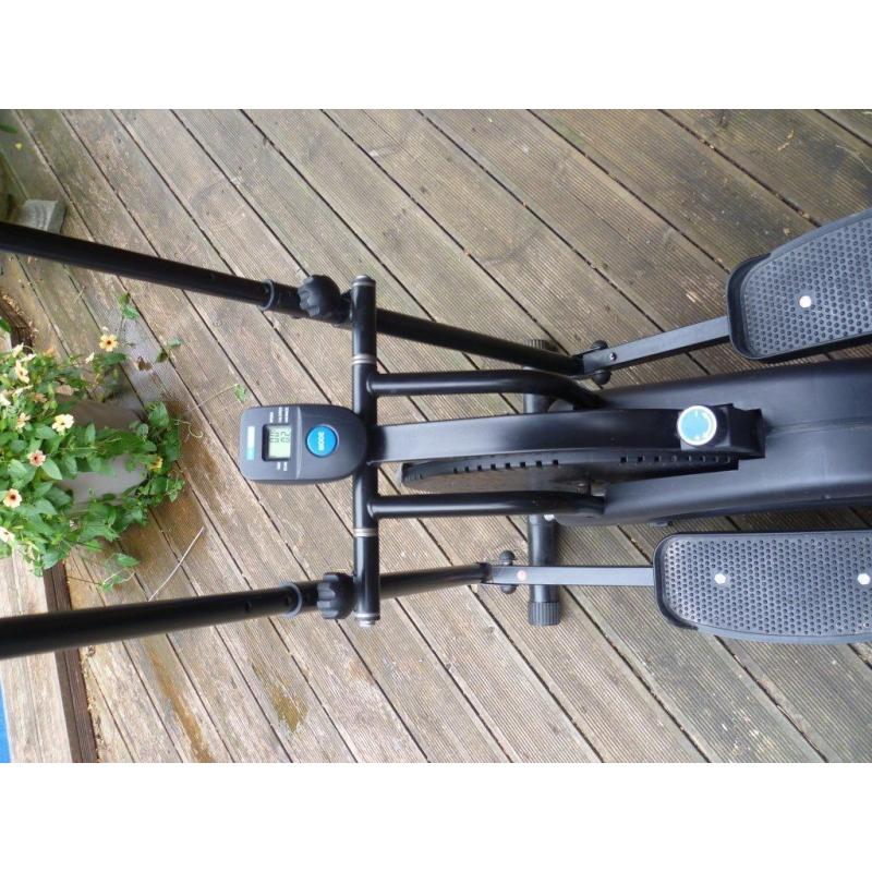 Pro-Fitness Cross Trainer