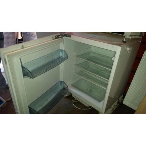 Integrated under counter fridge