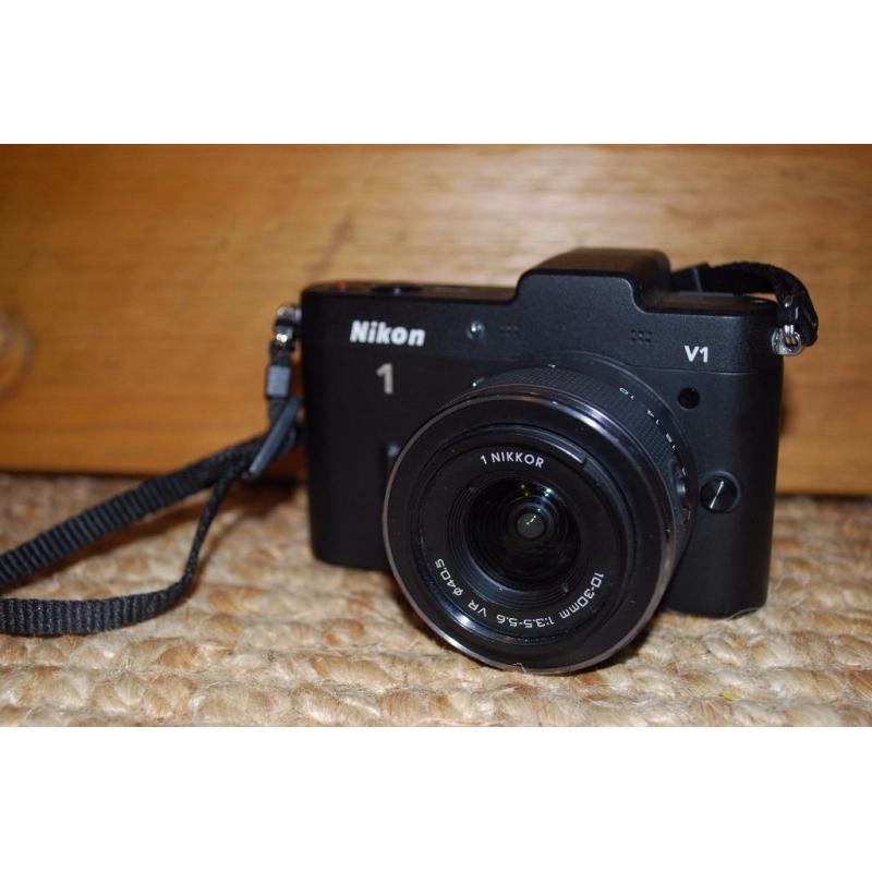 Nikon 1 V1 + 10-30mm kit lens